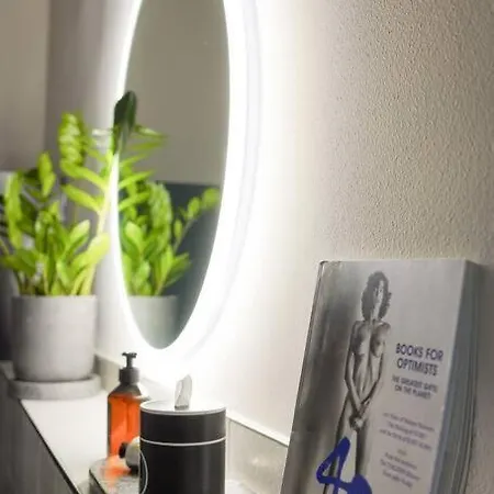 Lux Feeling Home: Zentral Und Stylish